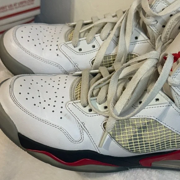 Air Jordan 5 “fire red” (2020) - Mars Blackmon edition